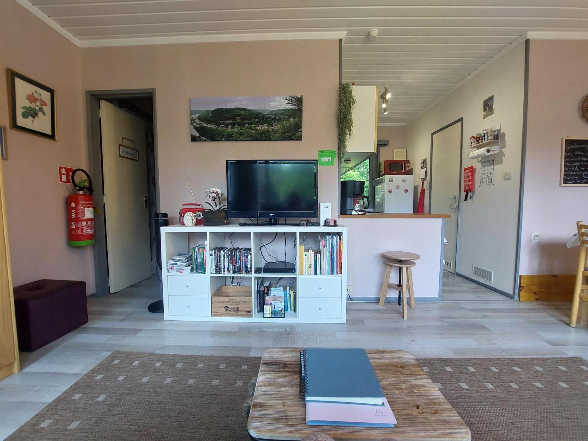 Le Petit Chalet - Bungalow Waulsort Buitenkant foto
