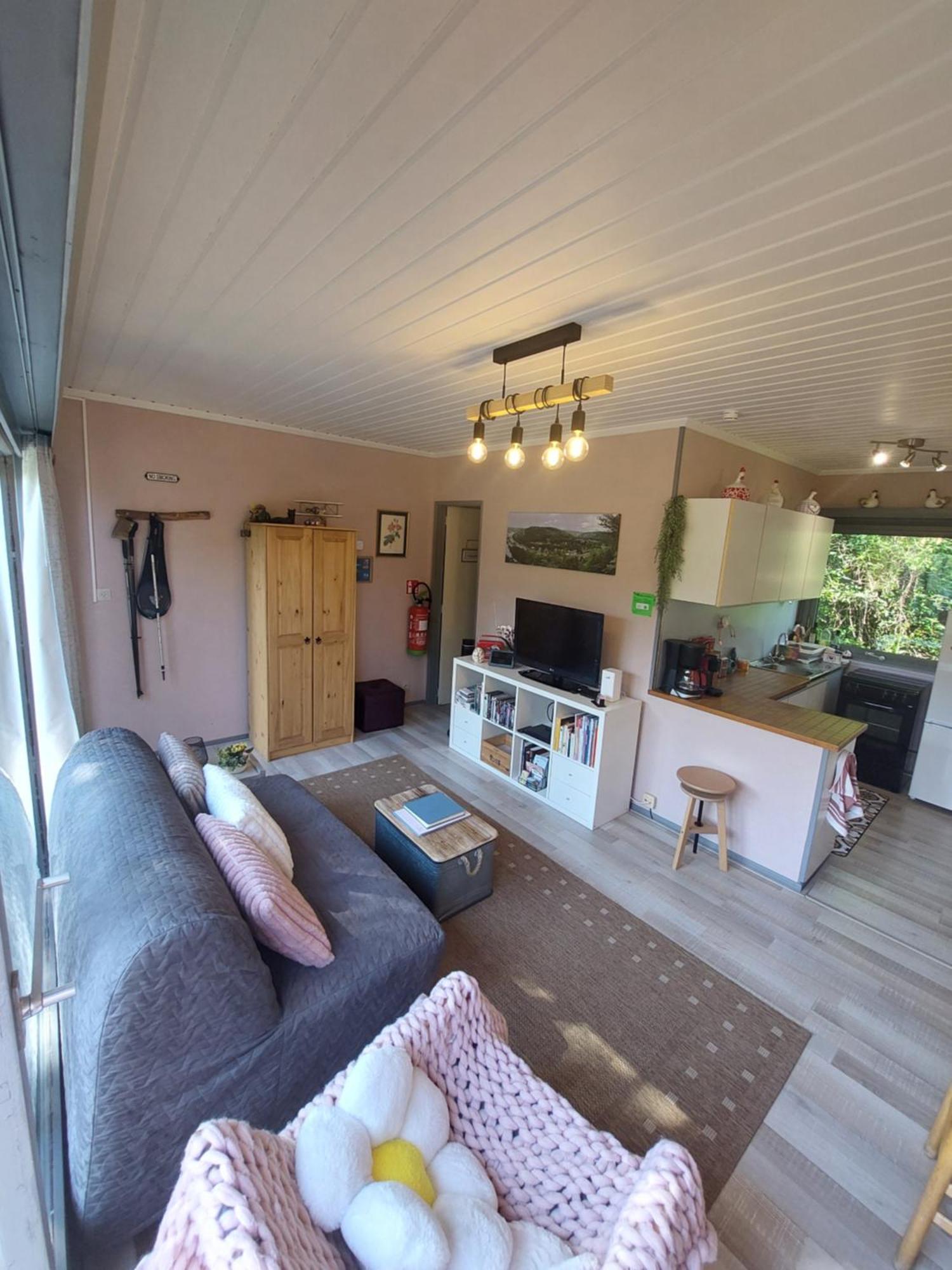 Le Petit Chalet - Bungalow Waulsort Buitenkant foto