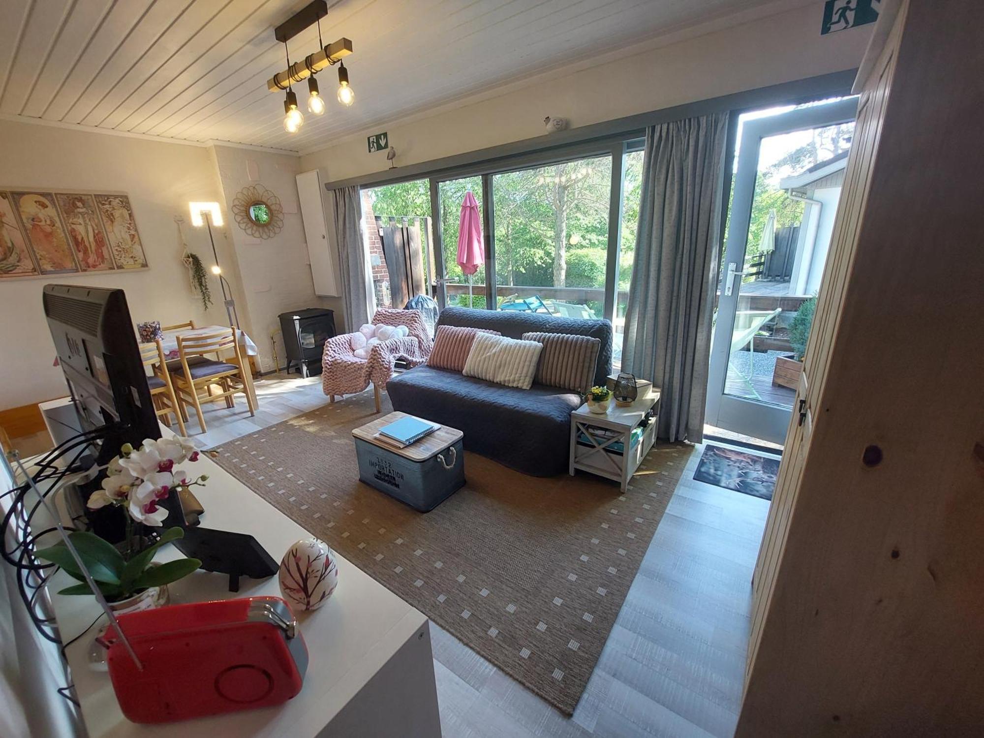 Le Petit Chalet - Bungalow Waulsort Buitenkant foto